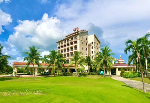 Medellin Complejo | Queens Island Golf and Resort