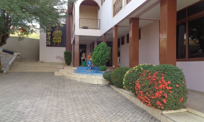Sekondi-Takoradi Hotel | Queensland Hotel