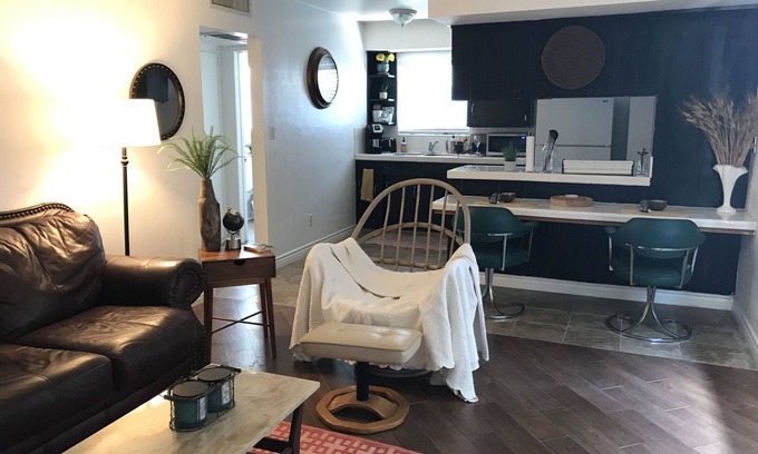 Oleander - Sunset Casa | Park Front Town-House Gated - Estacionamiento cubierto