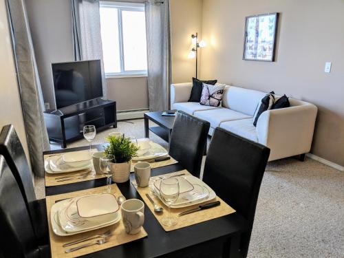 Stony Plain Apartamento | Quiet 2 Bed 2 Bath close to Westview Hospital