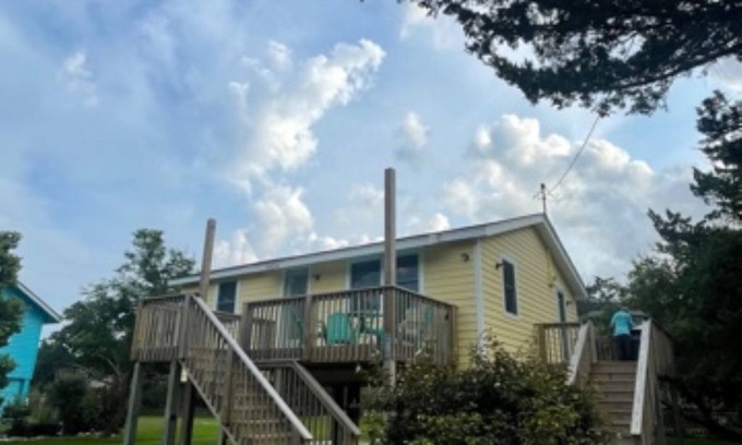 Frisco Casa | Quiet 2 bedroom Frisco cottage, less than a mile from the beach!