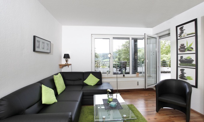 Niedersfeld Apartamento | Apartamento tranquilo con hermosas vistas y una gran terraza en la azotea.