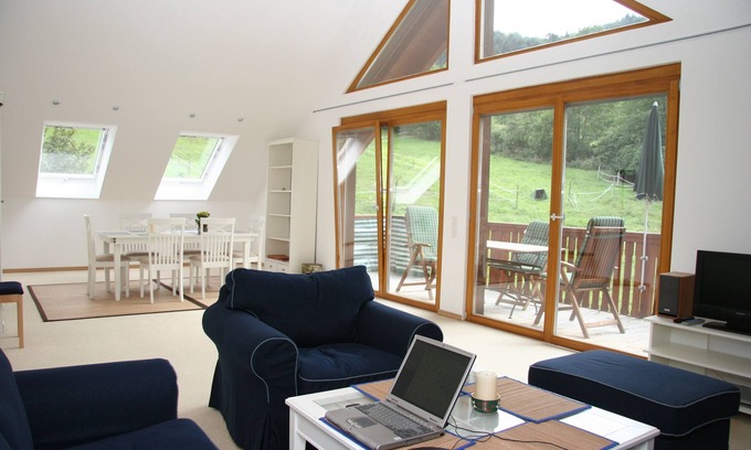 Baden-Baden Casa | Independiente, tranquila casa de vacaciones de 4 estrellas con 2 apartamentos grandes