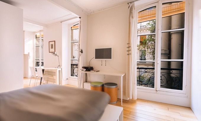 Quartier Saint-Ambroise Apartamento | Estudio de lujo tranquilo y aireado en el Alto Marais