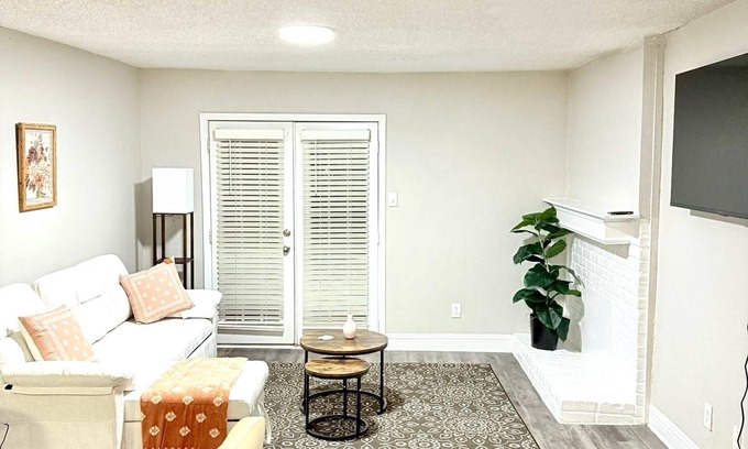 Addison Apartamento | Quiet and Central 1-bedroom apartment near hospital and Tollway