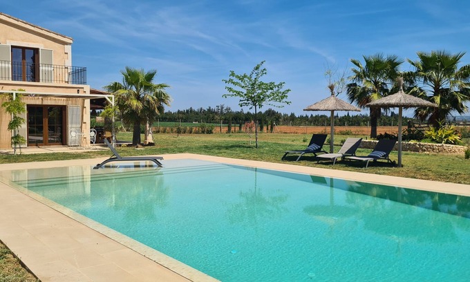 Inca Casa | Villa tranquila y chic con piscina infinity