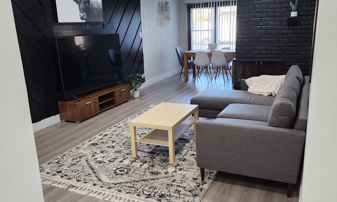 Homewood Casa | Quiet and Clean Home near Downtown Homewood with Private Backyard!