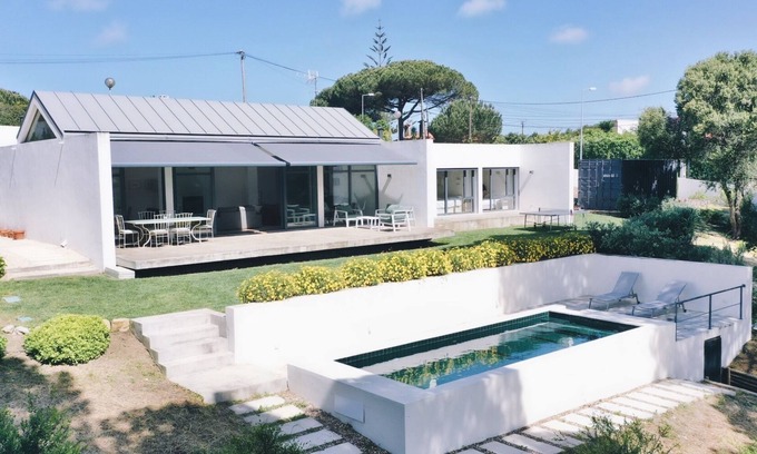 Galamares Casa | Quiet and cozy family retreat between Sintra village, the park and the beaches