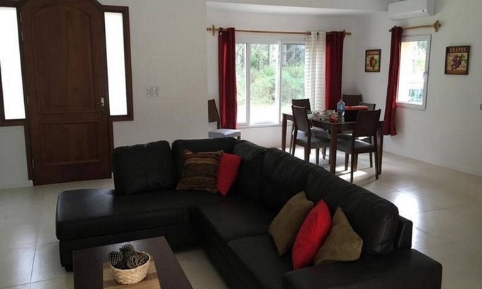 Punta Ballena Villa | Tranquilo y pacífico pero cerca de todo. Relájate junto a la piscina y barbacoa