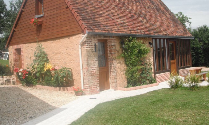 Valennes Cabaña | Casa rural con vistas al pueblo y la colina, tranquila, muy agradable, naturaleza, orientación sur.
