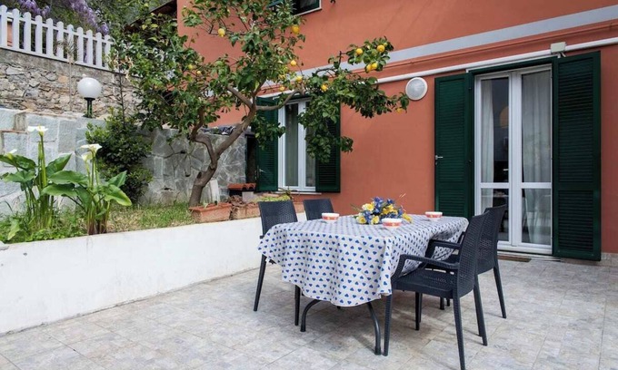 Le Grazie Apartamento | Quiet and secluded, close to Cinque Terre, Porto Venere, Lerici, and Tellaro