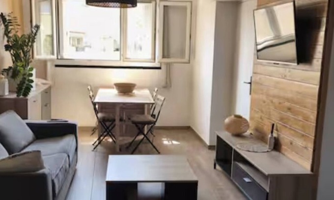 Salon-de-Provence Apartamento | Quiet apartment in the center of salon de prv