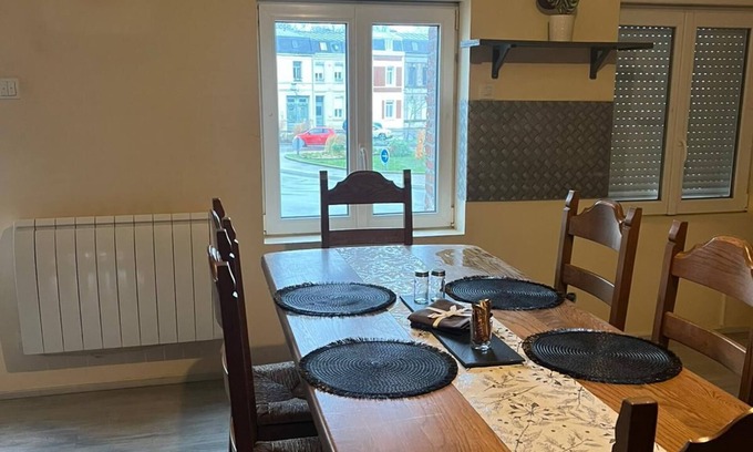 Raismes Apartamento | Quiet apartment in Raismes, free parking and wifi. Spa sauna at extra charge