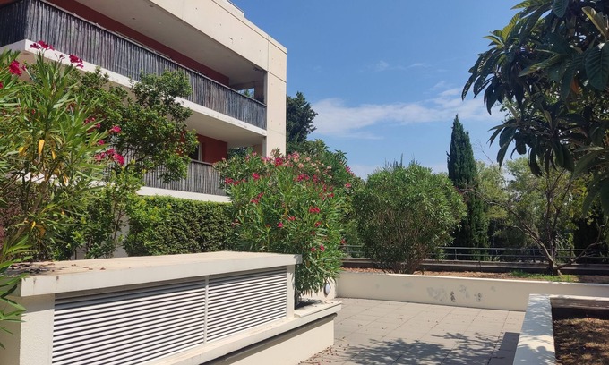 Malbosc Apartamento | Quiet apartment with large terrace