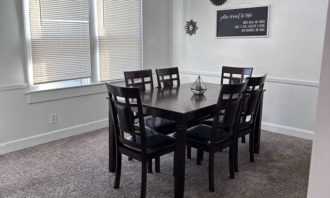 Indianapolis Casa | Quiet area close to downtown! 3 bedroom 2 bath sleeps 7!