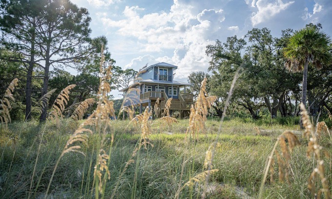 Magnolia Bluffs Casa | 30% OFF Summer! Quiet, Bayfront Seclusion, Dogs Welcome!
