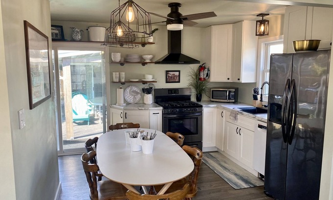 North Cape May Cabaña | Quiet Beach Cottage in North Cape May