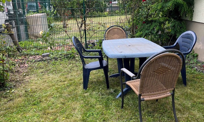 Mehlem Apartamento | Quiet beautiful apartment with garden and 2 parking spaces and 1 min. from the Rhine