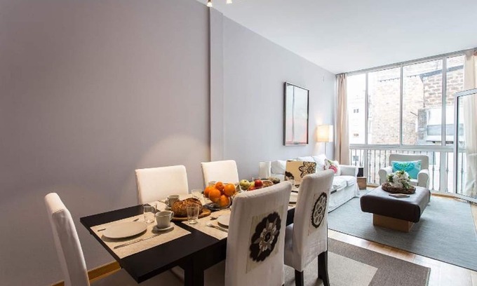 Dreta de l'Eixample Apartamento | Piso tranquilo y luminoso en el ejemplo modernista cerca del Paseo de Gracia, Sagrada Familia