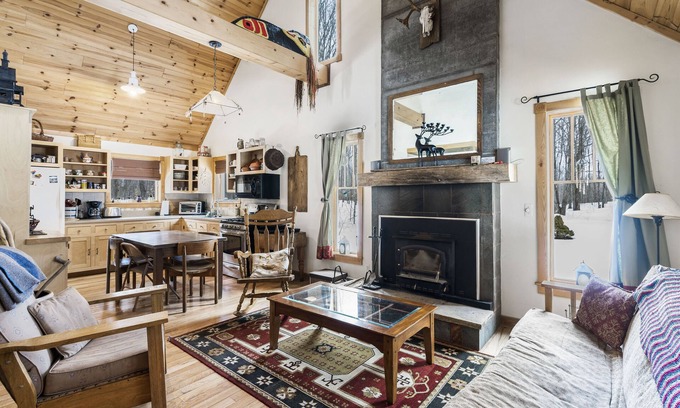 Levering Casa | Quiet Cabin in the Woods - Secluded Yet Close to It All