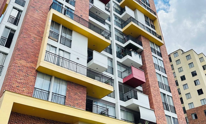 Floridablanca Apartamento | Alojamiento tranquilo céntrico. Todas las habitación tienen aíres y agua calien