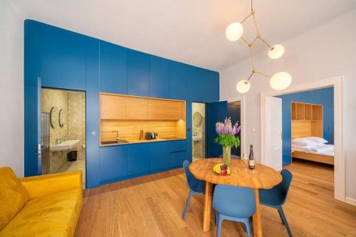 Josefov Apartamento | Quiet city center apartment in hip & foodie area