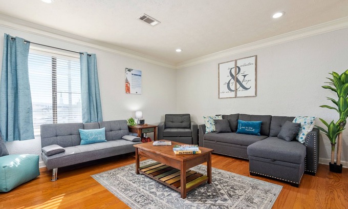 Auburn Apartamento | Quiet & Close! 2/2 Across from Acre in Auburn, Al