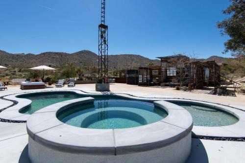 Joshua Tree Highlands Casa | Quiet Compound 5Min to Park Pool and Spa 5Acres