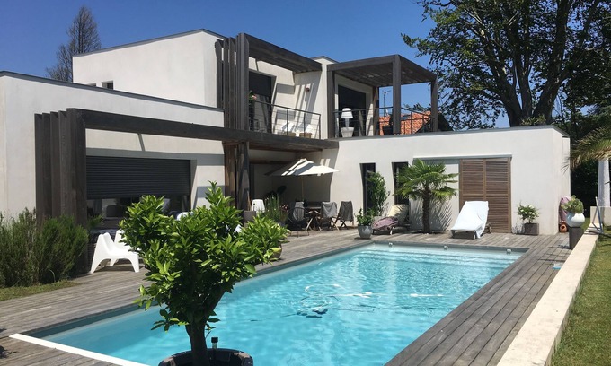 Biarritz Casa | Villa contemporánea y tranquila con piscina