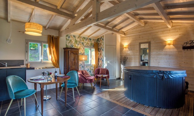 Saint-Cybranet Chalet De Esquí | Quiet cottage with private indoor spa near Sarlat