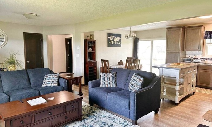 Independence Casa | Quiet country feeling in the city. 3 bed 2 bath.