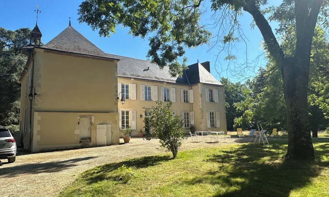 Meunet-sur-Vatan Otro | Quiet country property in large park - ideal for families