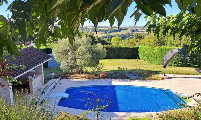 Montseveroux Casa | Quiet country house with swimming pool and lovely views.