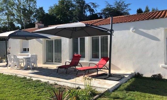 Rouans Cabaña | Casa rural tranquila en el campo con mascotas, parking y wifi
