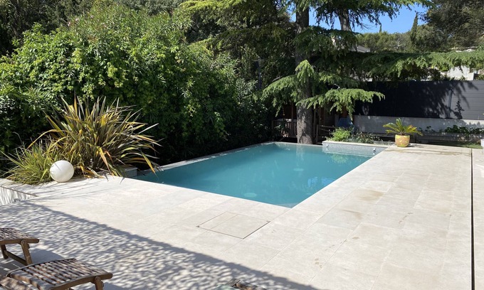 Carnoux-en-Provence Casa | Quiet, detached villa with infinity pool 5 minutes from Cassis