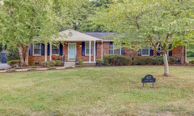 Franklin Apartamento | Figuers Bungalow: 2 bd ,1 bath, central location