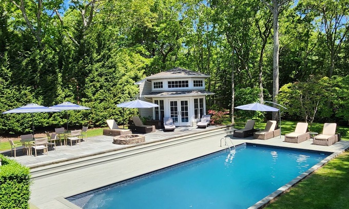 East Hampton Casa | Familia Hideaway amistoso con Piscina y Casa de la piscina; E. H. alquiler de registro # 16-1,170