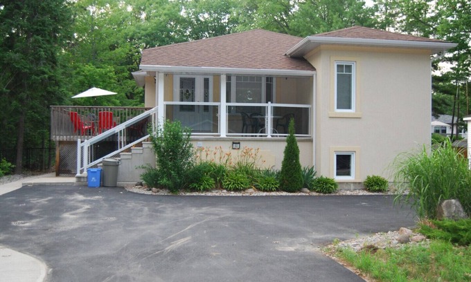 Wasaga Beach Cabaña | Construccion Reciente Wasaga Beach Cottage - Ontario