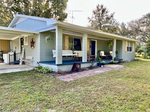 Webster Casa | Quiet Farmhouse IN THE COUNTRY close to major theme parks