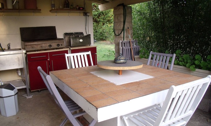 Saint-Hilaire-la-Gravelle Cabaña | Casa tranquila cerca del bosque con capacidad para 4 personas.
