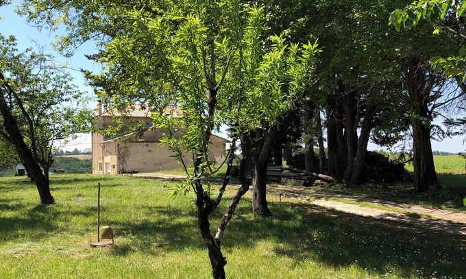 Saint-Michel-Lapujade Casa | Quiet country house with breathtaking views 6/8 persons