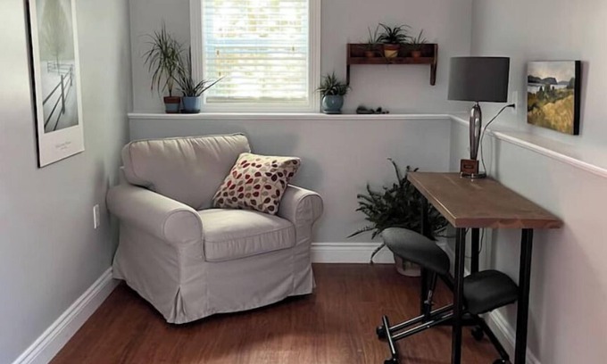 North End Apartamento | Quiet ground floor suite in west end Halifax.