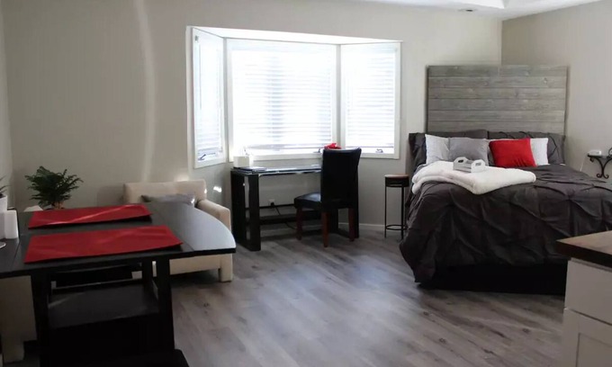Lee's Summit Apartamento | Quiet guest suite located near Historic Downtown Lee's Summit