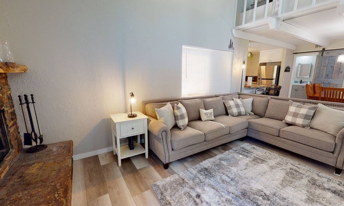 Sunriver Condominio | Quiet Hideaway with A/C, BBQ & Lodge Charm