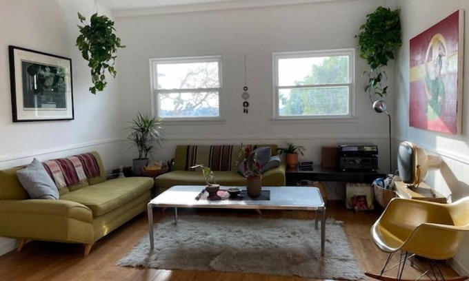 Los Feliz Casa | Quiet Hillside Plant+Art filled home. PANORAMIC VIEWS! PRIVATE large BACKYARD