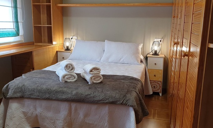 Boiro Casa | Casa vacacional tranquila hasta 10 personas,con jardin, cerca de la playa