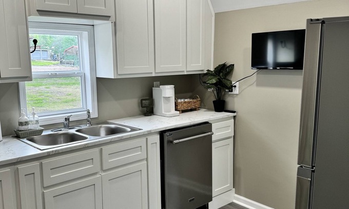 Corinth Casa | Quiet home to relax and unwind!