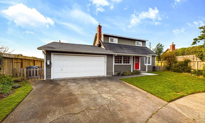 Arcata Casa | Quiet home with EV charging.