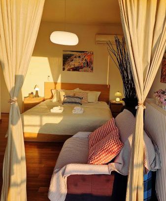 Nea Smirni Apartamento | Quiet house-Athens Center 100 meters balcony on the top floor
