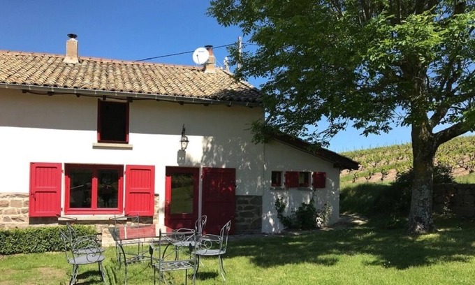 Fleurie Casa | Quiet house, garden swimming pool and sleeps 6